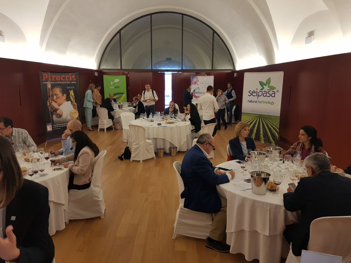 seipasa's tweet photo. Aroma, color, cuerpo... ¿cuáles son las claves del concurso de #vinosecológicos #Ecoracimo2018?🤔🤔🤔 https://t.co/hjUYKKkHcZ
