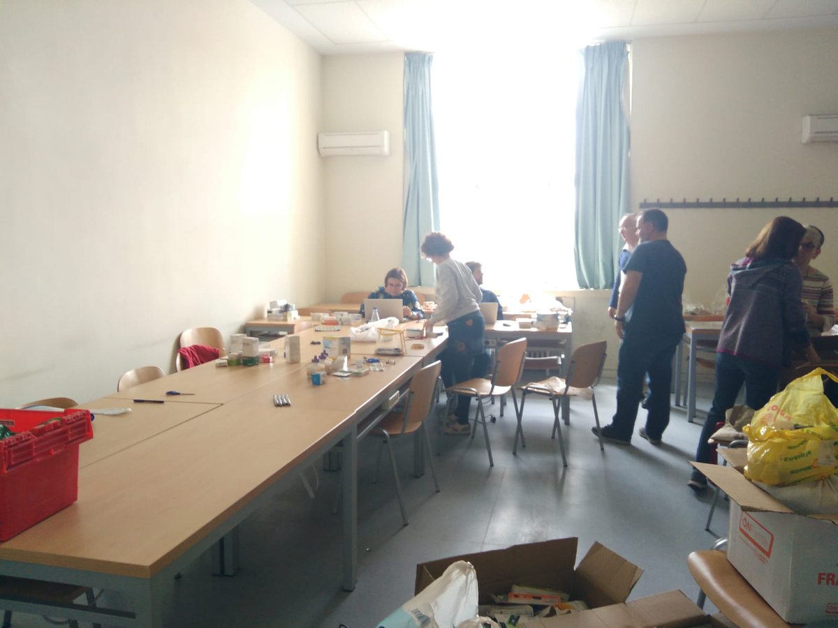 ayudajusta's tweet photo. Una nueva actividad de medicinas de la asociación en el marco de #SanIsidro2018 en @etsiaab . Trabajamos para los que necesitan salud además de alimentos https://t.co/sTtnSeN9TX