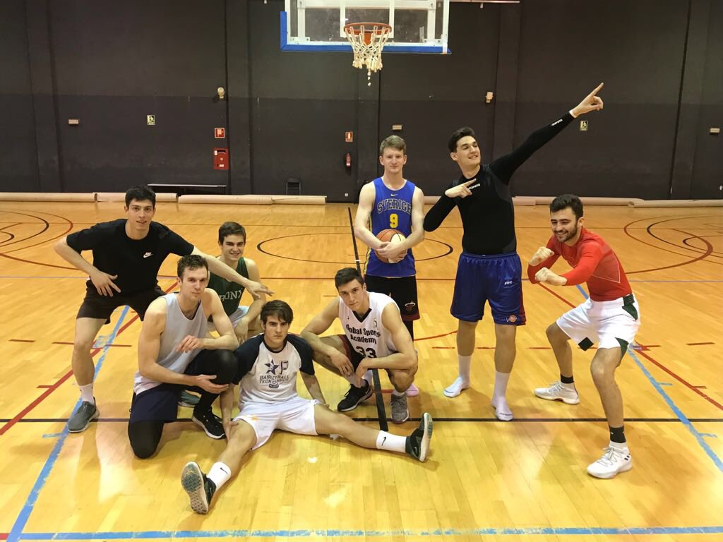 Acabamos la última sesión previa al partidazo de #PlayOff que tenemos este fin de semana 🆚 <a href="/CBTresCantos/">C. B. Tres Cantos</a>! Os esperamos en el Díaz Miguel a todos!