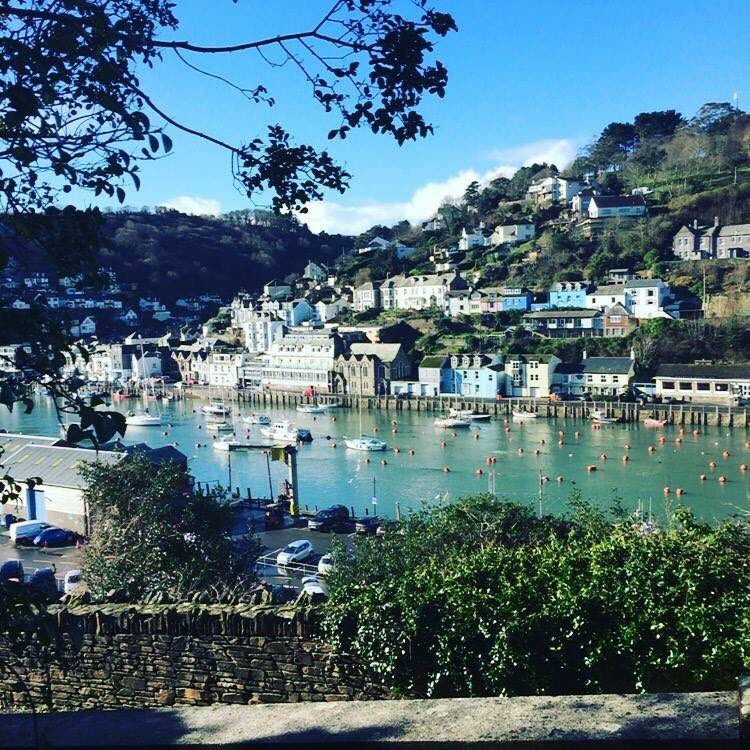 CaptCottageLooe's tweet photo. Just love our beautiful town #Looe #Cornwall #holidays https://t.co/UQLve25c3Q @VisitCornwall @ILoveCornwallUK @cornwall4dogs https://t.co/ecP5eYttFW