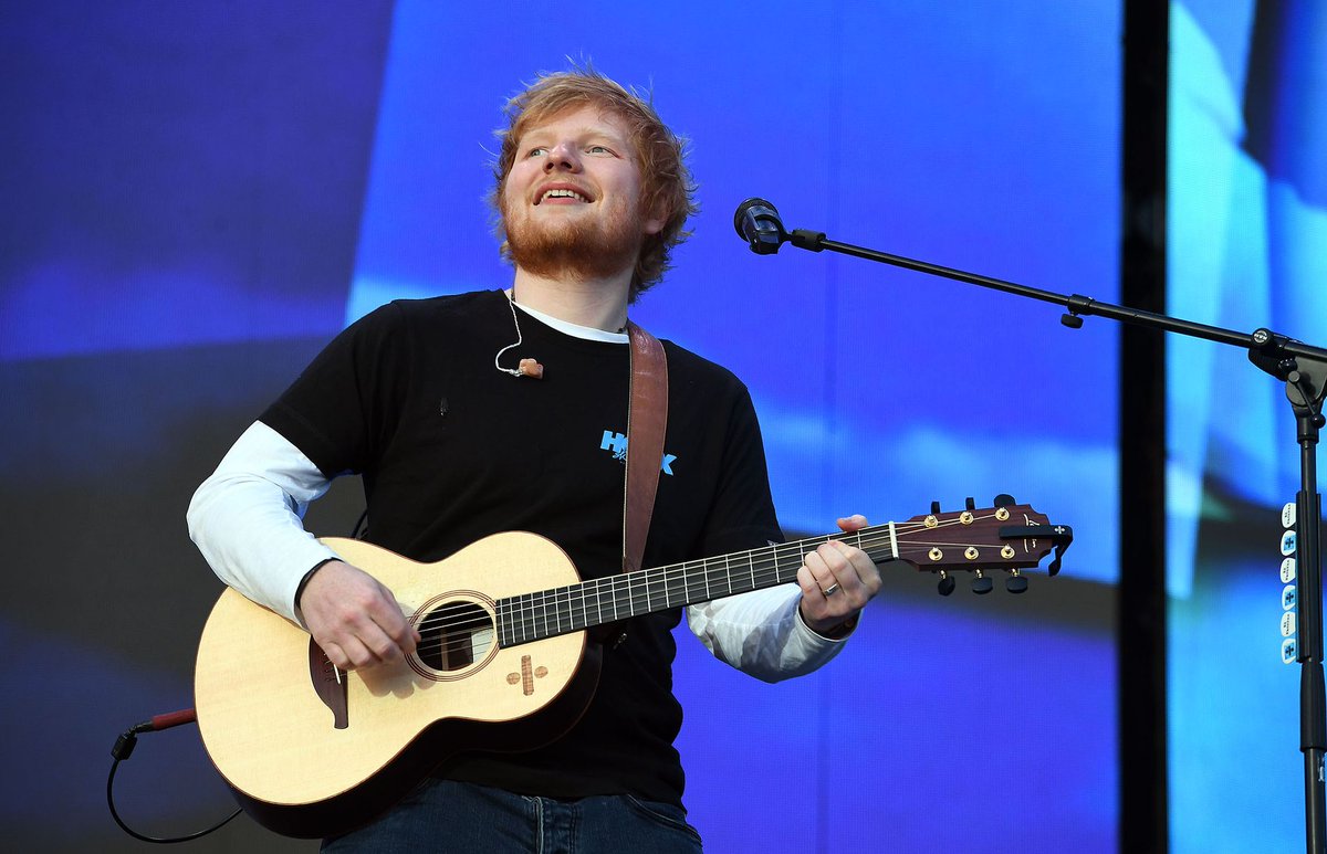 Sheeriospy's tweet photo. Ed Sheeran actuando en Belfast (09,05)

 via Justin Kernoghan para Belfast Live. (IV) 

● Ed Sheeran Py ● 
🐾💙 https://t.co/W033SZmK6p