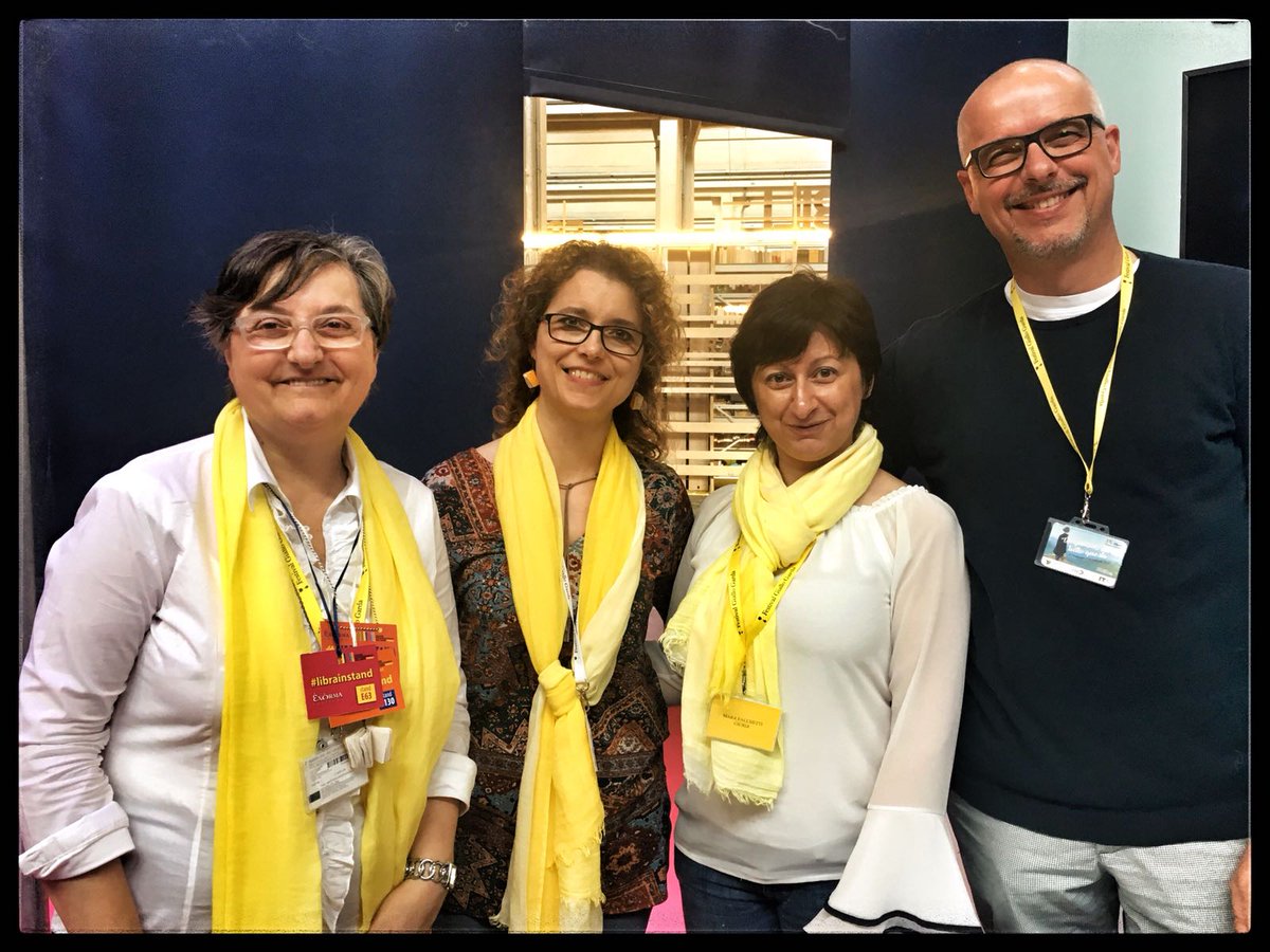 OfficineWort's tweet photo. Gli amici e organizzatori del #FestivalGialloGarda al #SalTo18 Carichissimi! https://t.co/BuGsfNetQO
