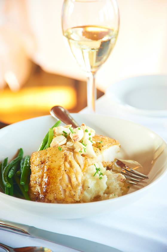 CapeRestoWeek's tweet image. In true Cape spirit, #TheRedInn will be serving Pan roasted Local Cod  
with Applewood Bacon and Rosemary Potatoes. For the love of Cape Cod, go make a reservation! 
bit.ly/CCRW18