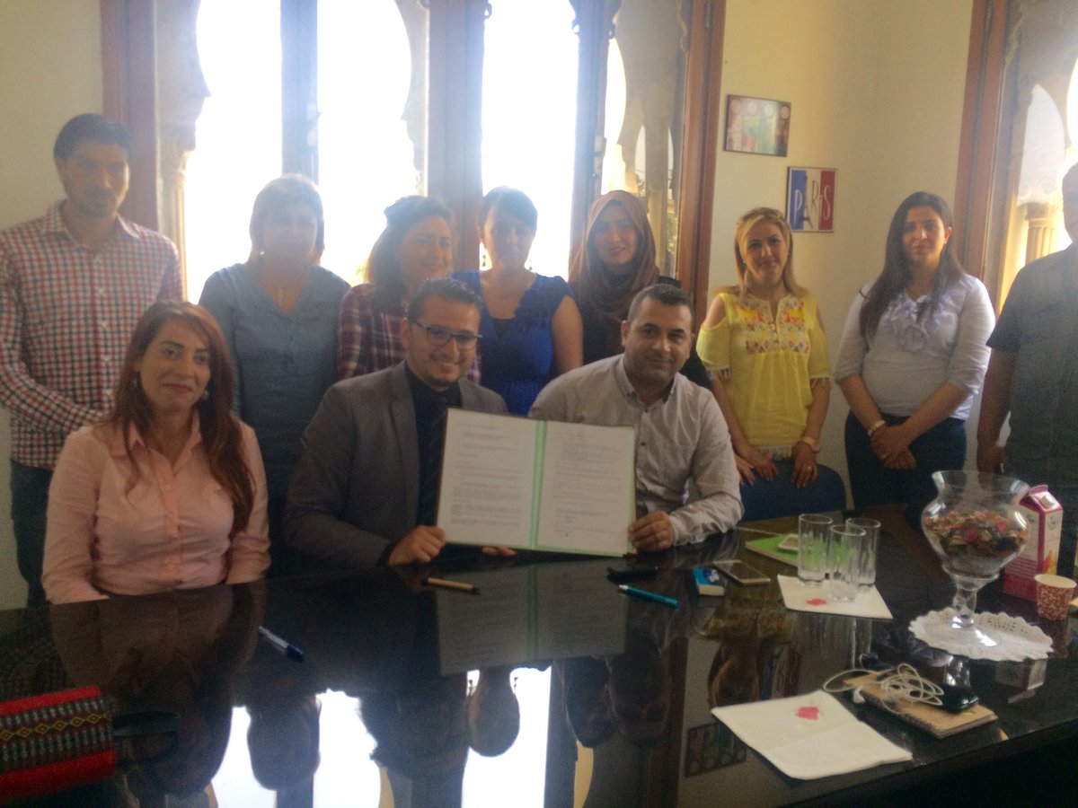 R_chaibi's tweet photo. 🚨 Signature ce matin du partenariat entre l'Association pour la Promotion de la Coopération et de l'Amitié entre la 🇫🇷et la 🇹🇳 #APCAFT et l'Association Tunisienne Locomotive du Développement #ATLD
Une belle coopération franco-tunisienne pour promouvoir la francophonie! https://t.co/qHeP7Wzjh9