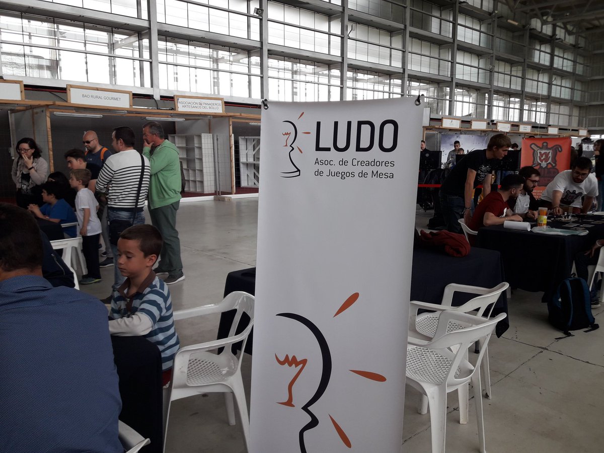 LudoValencia's tweet photo. En las #OMGeSport petandolo muy fuerte con el #WildWars y el #Monstargh! #LudoSeMueve https://t.co/0fyv7dOI5L