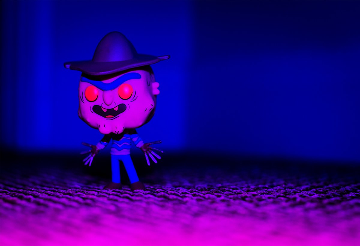 Looks like some sort of legally safe knock-off of an '80s horror character with miniature swords for fingers instead of knives ⚔️
#RickandMorty #ScaryTerry