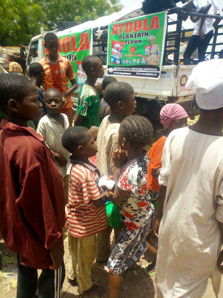 ayoolafoods's tweet photo. #AyoolaFoods products are now everywhere in #NorthernNigeria!
Meet us at the ongoing #SalesPromo at #Yankaba Market, #Jakata, #CourtRoad , #BelloRoad, #AbaRoad and environs in #KanoState.
Grab this opportunity! the best offer in kano! https://t.co/ZbLJP5zyi1