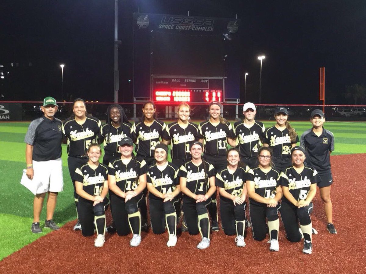 VieraHawks's tweet photo. 🚨7A SOFTBALL STATE SEMIS🚨 Mark your calendar Friday, 5/18 time will either be 1:35pm Field 9 or 2:50pm Field 10 vs Niceville at  @HistDodgertown in #VeroBeach BRING THE NOISE @HawkNationClub and let’s cheer on our Lady Hawks! #1StepCloser @VHSHawkAthetics @CKotala @321preps https://t.co/8PU9vHv7rg