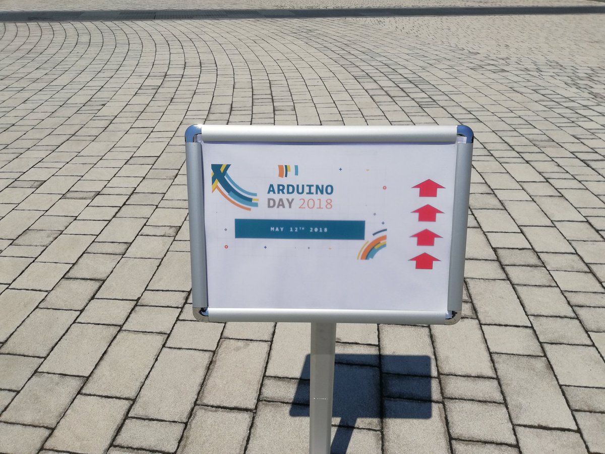 leleproduction's tweet image. Buon Arduino day. Happy Arduino Day. Official event live from Milano #ArduinoD18 #ArduinoDay2018 #arduino #maker #hackster.io #hacker #developer, #arduinouno #IoT #vodafonevillage #milano #mkr1000 #bareconductive #mcqn #industruino #Industry40 @arduino @VodafoneIoT