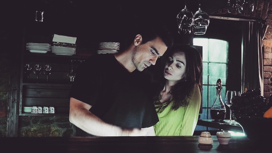 "No one can change a person, but someone can be a person's reason to change... " ❤

#SiyahBeyazAşk #AsFer #BirceAkalay #İbrahimÇelikkol #AslıAslan #FerhatAslan #BanaKalDe #AsFerTakip