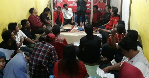 Vy4nFG's tweet photo. #DarmadiDurianto sosok yg sederhana...peduli...dan merakyat #DarmadiDuriantoPeduli #DarmadiDuriantoMelayani #SahabatDarmadiDurianto https://t.co/9dcpEIRdLK