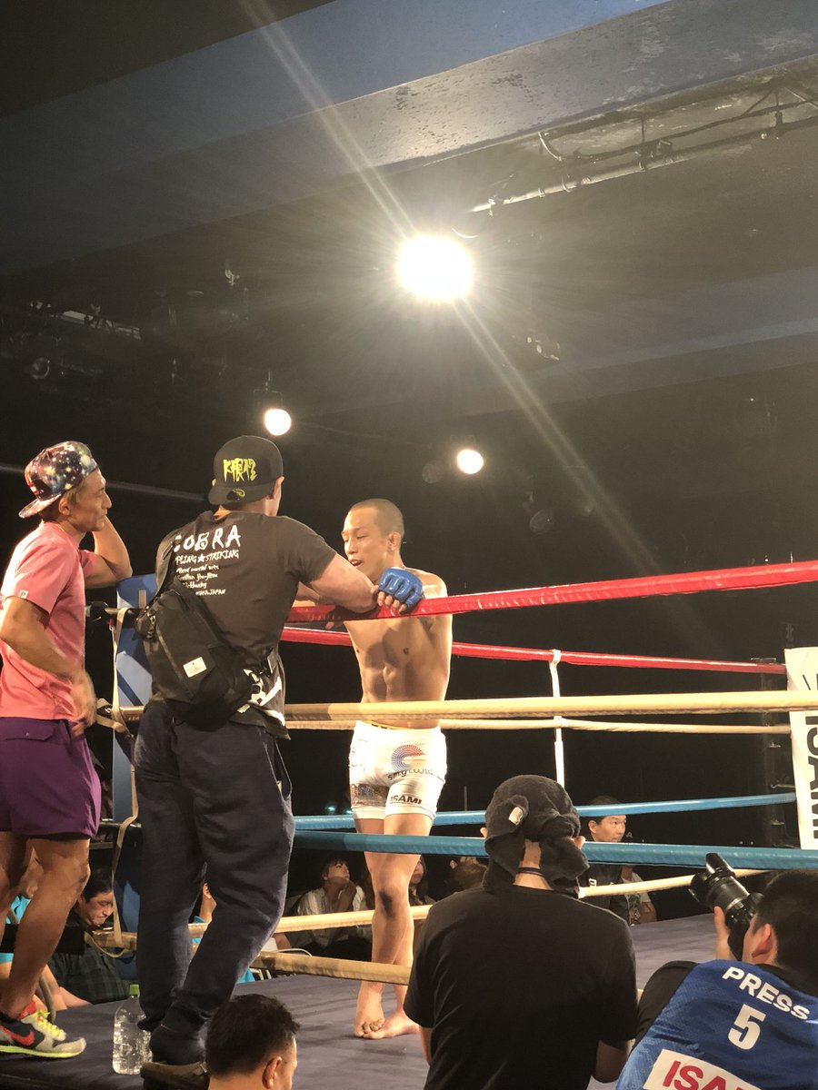 maimai_bjj's tweet photo. ZST60メイン。フライ級王者決定戦。加マーク納vs竿本樹生。加マーク納選手、強し!2Rからタックルが決まりはじめて21歳の新王者誕生!!ZSTの未来は竿本樹生選手とともに!!
#ZST60 #竿本樹生 #加マーク納 https://t.co/wyxIG0Q4HV