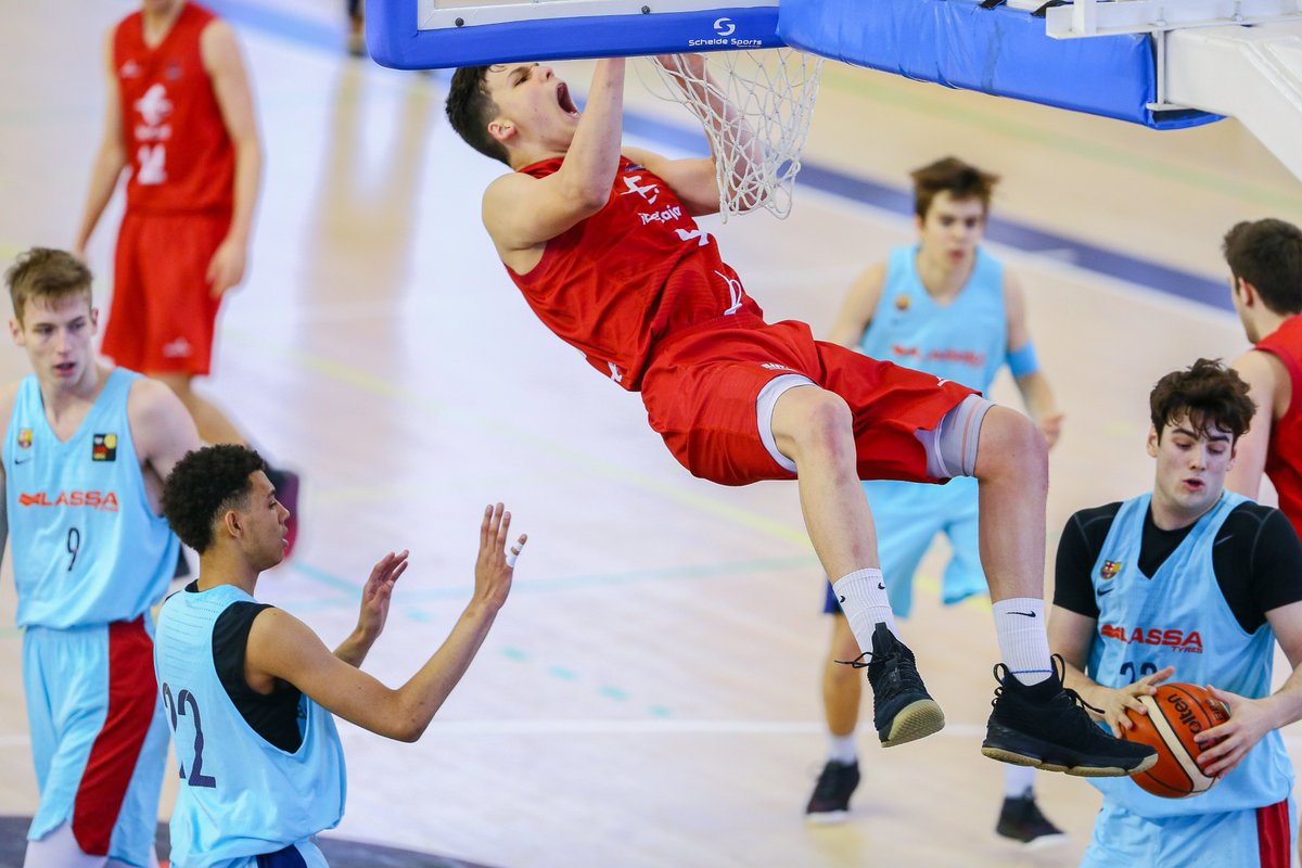 CasademontZGZ's tweet photo. CANTERA | El Júnior finaliza cuarto el Campeonato de España tras un cruel final por el bronce ante el @FCBBasket (76-77). ¡Orgullosísimos de vosotros, chicos!

 #FEBJuniorM2018 @ibercaja #CanteraDKVSeguros #SOMMOSBasketZaragoza🦁 https://t.co/nNZMkSiVuQ