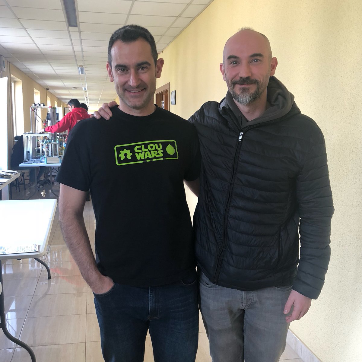 joselopez_ga's tweet image. Por fín conocí al maestro. @diego_lale Una persona genial!! #ArduinoDay2018 @makerslugo @ArduinoDayLugo