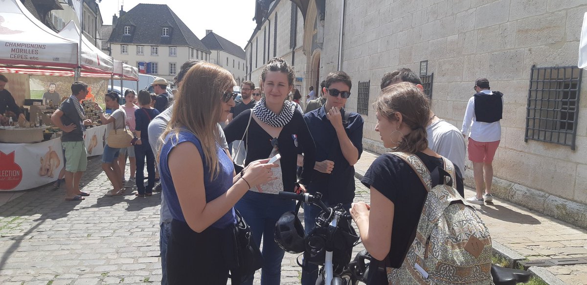 🍇🍷🚗🇪🇺🍇🍷🚗🇪🇺

Les @JeunesMacron aux côtés de Didier Paris député @LaREM_AN de Côte d'Or, sur le marché de #Beaune                                      

Pour vous parler de votre 🇪🇺

🍇🍷🚗🇪🇺🍇🍷🚗🇪🇺

#RouteDesVinsGME #GrandeMarcheEurope 
#PourmoilEurope
#Circo2105