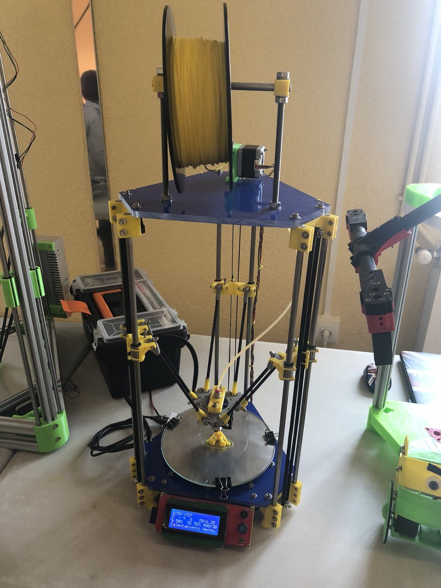 joselopez_ga's tweet image. Además de la Lalita he visto un montón de impresoras preciosas ...
#ArduinoDay2018 @makerslugo @ArduinoDayLugo