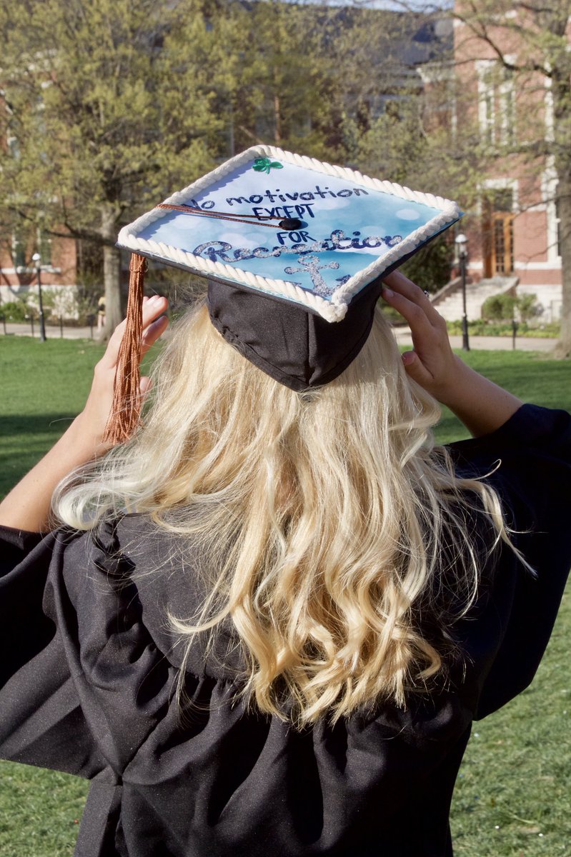Kesterballs_11's tweet photo. Hey @ThomasRhett , I Feel Good because I graduated college yesterday. MIZZOU https://t.co/p2dEJyie7K