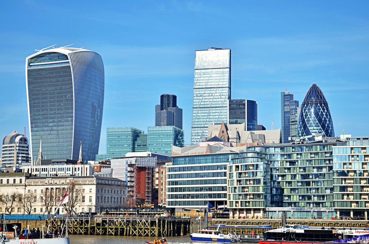 London Skyline. We took this photo summertime last year. We're looking forward to sharing (and taking) more photos over the next few weeks.

Have a great weekend!

#London #LondonSkyline #Photography #LondonPhotography  #BlueSky #RealEstate #Proptech #UnitedKingdom