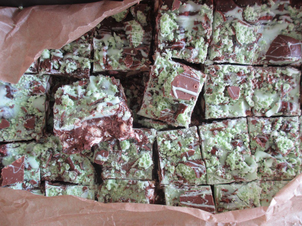 Check out our deliciouscrunchy mint Aero chocolate traybake! #cake #yummy #aero #mint #colne #lancashire #baking #traybake #chocolate