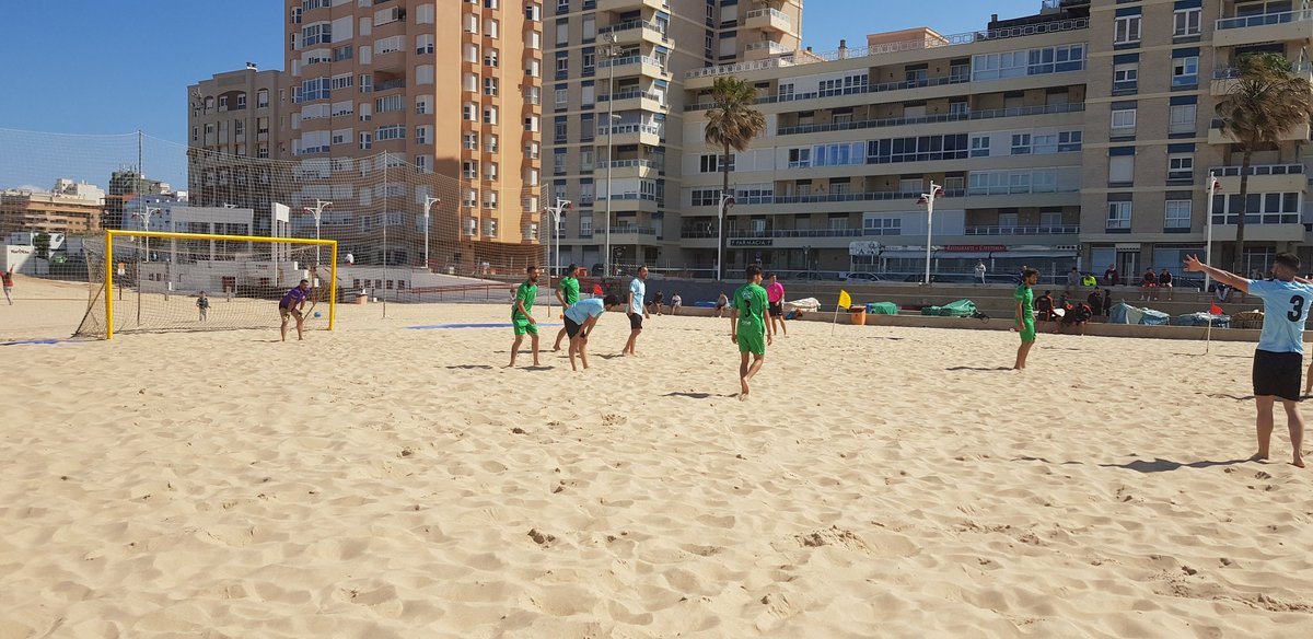 Buena imagen del equipo hoy !!
Dos partidos jugados y 2 empates !!
<a href="/BarbateP/">Barbate Fútbol Playa</a> 4 - 4 El Puerto 
<a href="/AluminiosSotelo/">Cadiz C.F. Sotelo FP</a> 4 - 4 <a href="/BarbateP/">Barbate Fútbol Playa</a> 
Lastima que los dos partidos se hayan perdido en la tanda de penaltis !! #SeguiremosLuchando