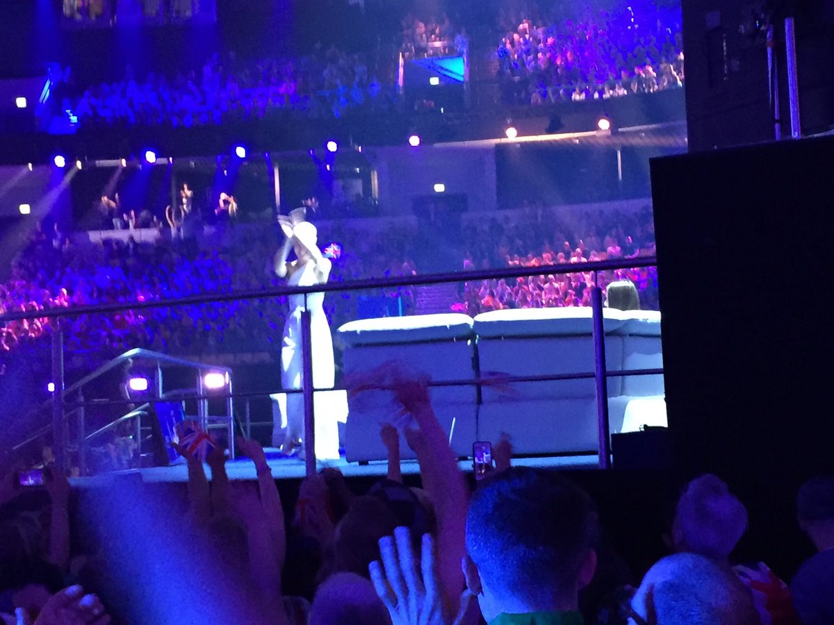 helloeuropeeu's tweet photo. @surieofficial sounded amazing in rehearsals today! #eurovision #esc2018 #EurovisionUK https://t.co/uYkROhekMS