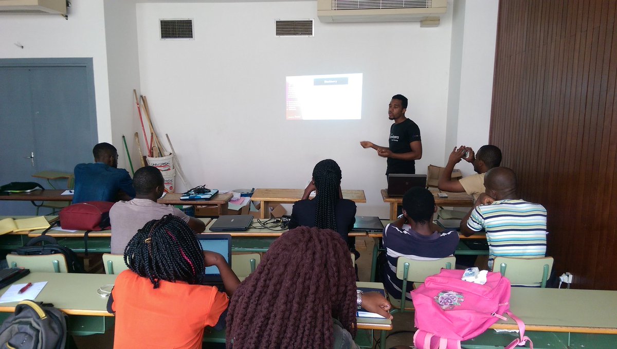 nnyxdesigns's tweet photo. En live avec @CurtisKakeu pour un entretien instructif sur #Android. @LeSeedMag . @fritzbidias1 @Marcell45862576 @JOJOKRATOS1 @ArianeDjeupang @AkhenatonIbolo .#PreDevCamp2018 #ITZoneAndroid . https://t.co/XXNKGHSj7F