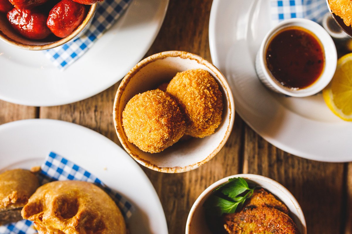 Eenie meenie miney mo 😌 

This weekend, dive into our exciting new Bar Snacks menu. Mix and match 3 of your favourite for just £10.

Who's hungry? #JQ #Brum