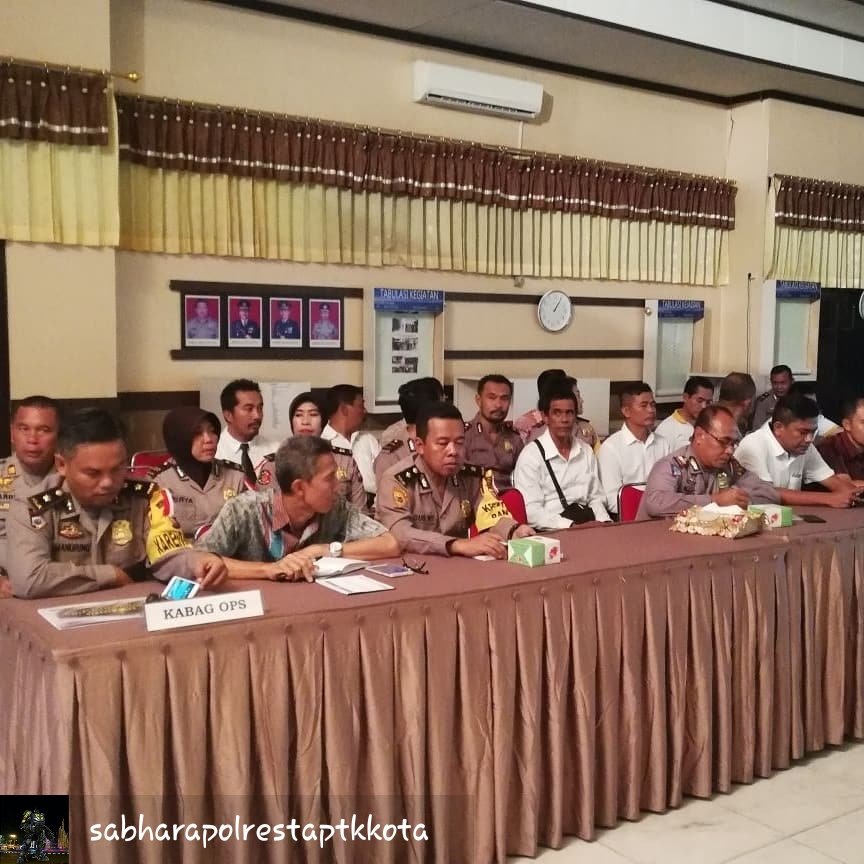 SabharaPtk's tweet photo. #poldakalbarberkibar #zeroillegal #zerotolerance #thebestpol #viral #polisiindonesia #pontianakinformasi

https://t.co/OWTONzqG1i https://t.co/3zTggaRguC