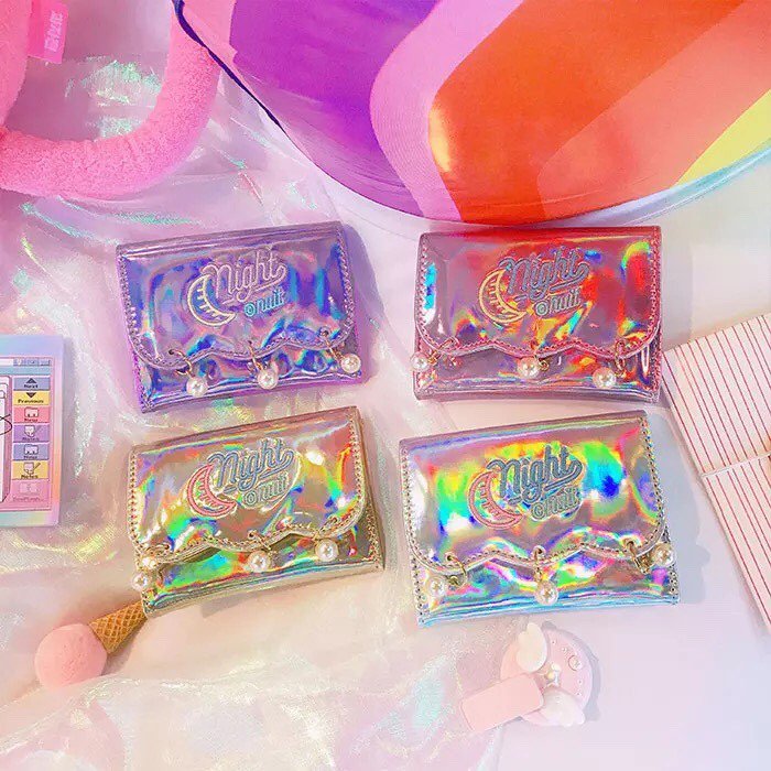 sweetycute_s's tweet photo. [พร้อมส่ง 💛] กระเป๋าสตางค์ ใส่บัตร น่ารักมากกกก เป็นแบบ PU นะคะ ด้านหน้ากระเป๋าเป็นตัวอักษรปัก งานดีงานละเอียด 💘
⛅ ราคา : 290 ฿
🍑 Size : 8.5 x 11 cm.
🦄 Color : ฟ้า / ทอง / ชมพู / ม่วง

#กระเป๋าตังค์ #กระเป๋าสตางค์ #กระเป๋าสตางค์แฟชั่น #กระเป๋าสตางค์ผู้หญิง https://t.co/NIkmlq8710