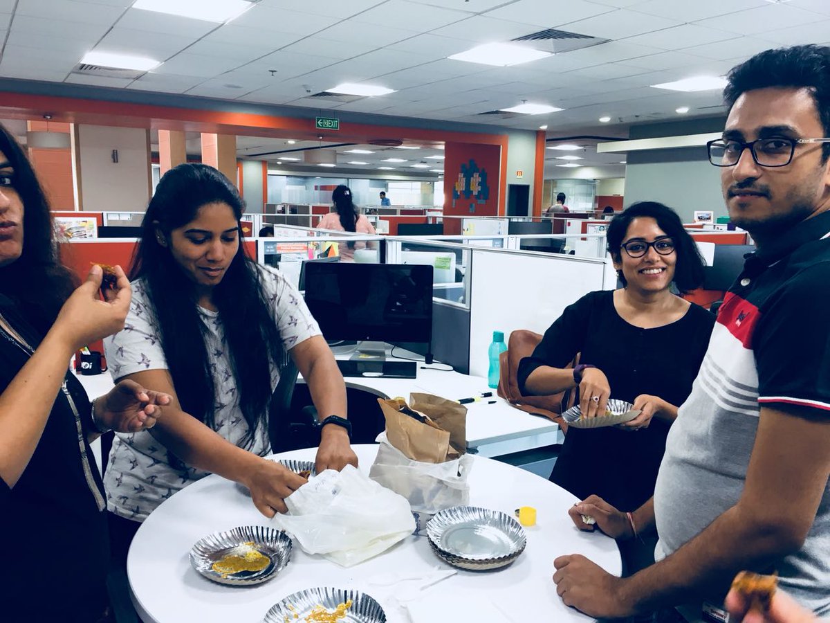 dadaschops's tweet photo. Gone in 10 seconds!! Veg Chops and fish cutlets delivered hot at Adobe Noida!!! Our first official order for delivery!

#dadaschops #adobelife #adobeindia #bangalichops #chaiandchops #beetroot #cutlets #happyfriday #fishcutlet #sector18noida #noidafoodie #fishcroquette #croquette https://t.co/Sjo8LEaxaH