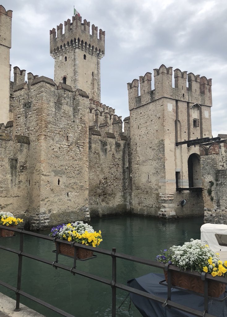 EVALcreations's tweet photo. Once upon a time... 🏰 #Sirmionecastle #roccascaligera #Sirmione #lakegarda #sirmionedelgarda #lombardia #italy #italia 😍😍😍🤗🤗 https://t.co/G0fBqUQBcA