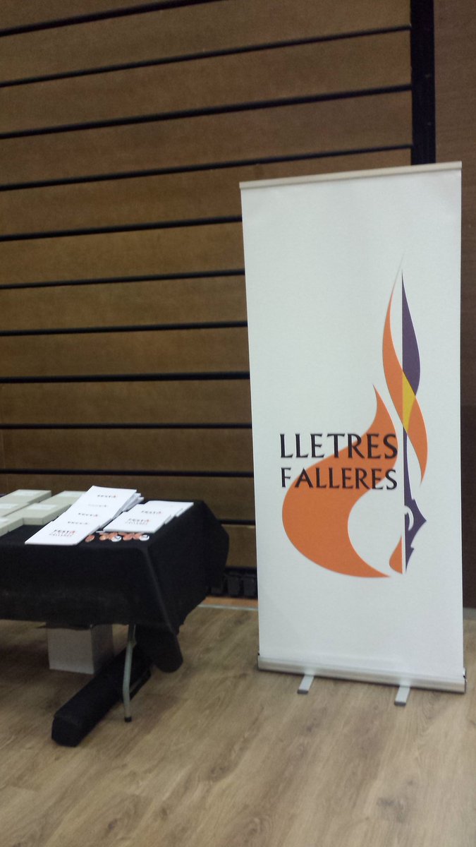 No parem! Hui al <a href="/MuseuFallerGND/">Museu Faller Gandia</a>  estem a la Mostra de Llibrets de #Gandia. Passeu pel nostre stand i vos donem un llibret de la #flf18! #plf18 #falles #llibret