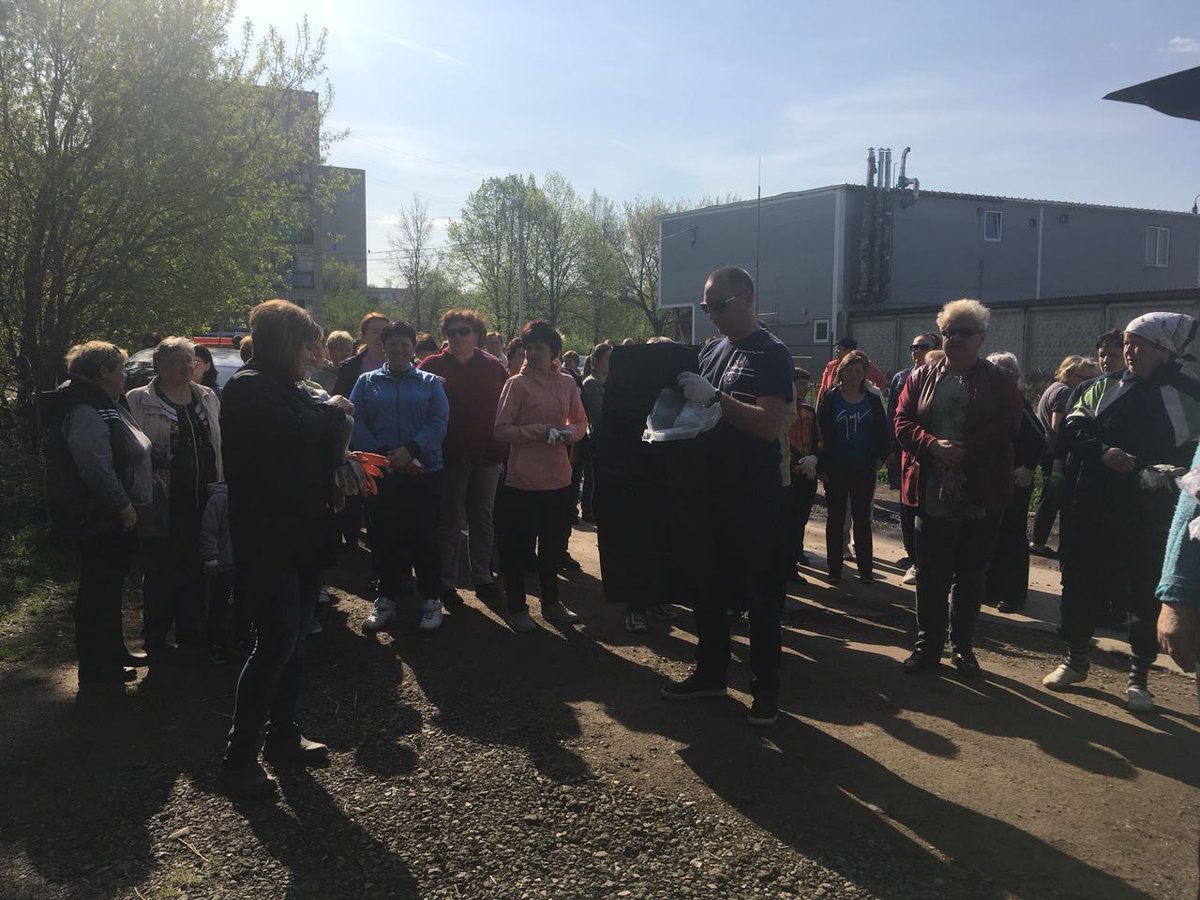 <a href="/Tularegion71/">Правительство ТО</a> Около 3000 алексинцев вышли на общеобластной субботник, чтобы привести в порядок общественные территории города и района
