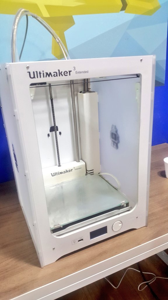PITBIncubation's tweet photo. "If you know how to drive a manual car, driving an auto car is easy for you so learning the Custom 3D Modeling tools is more important than using automated 3D conversion tools" Sharoze from @diygeeks_org 

#WhizKids #XP9 #XPosition9 https://t.co/wvIkdv7pni