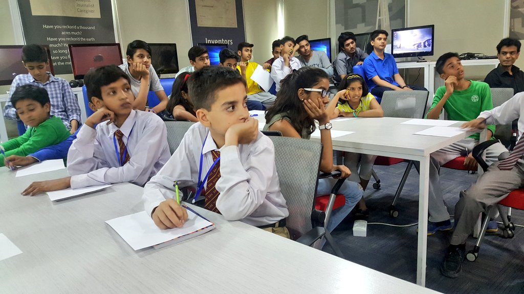 PITBIncubation's tweet photo. Kids learning to draw basic 3D objects while they share how they perceive different shapes. Shahroze @diygeeks_org shares how perspective lines help us to visualize 3D objects!

#WhizKids #XP9 #XPosition9 https://t.co/qk8nTvFGJK