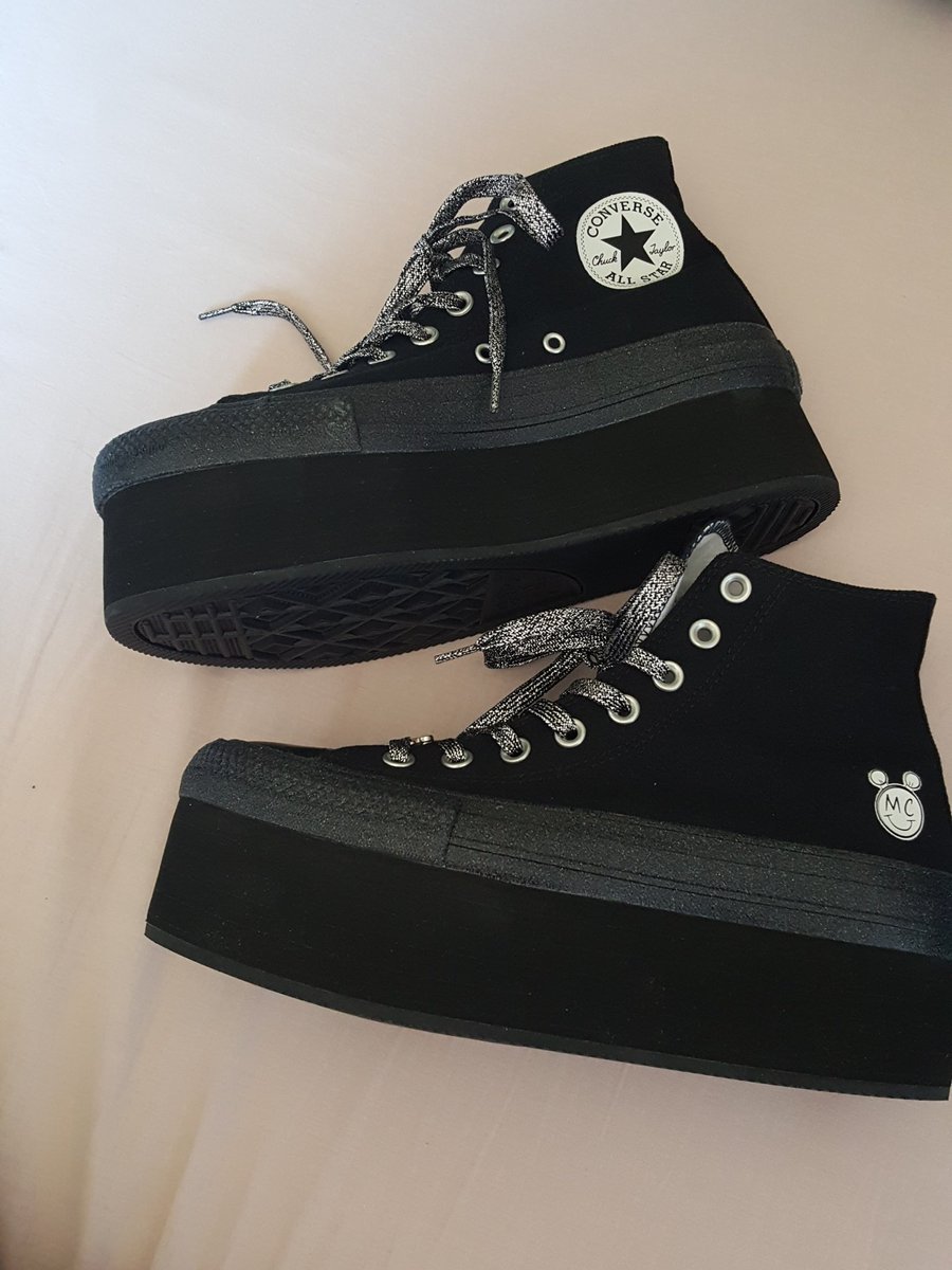 mrcarchives's tweet photo. I'm in love!! 💗 #ConverseXMiley https://t.co/Nzb6fbhqr5