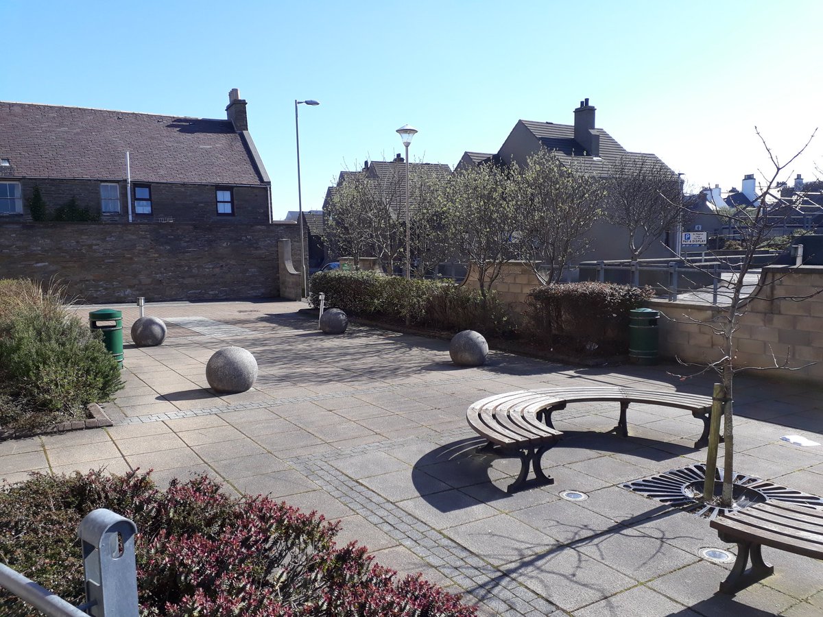 OrkneyLibrary's tweet photo. It's another beautiful, warm, and sunshiney #SaturdayMorning in #Orkney. 

Apparently today is #WorldNakedGardeningDay but we're a library so we don't really go in for that kind of thing...

Here's a picture of our balls instead. https://t.co/4C2mpkYAJN