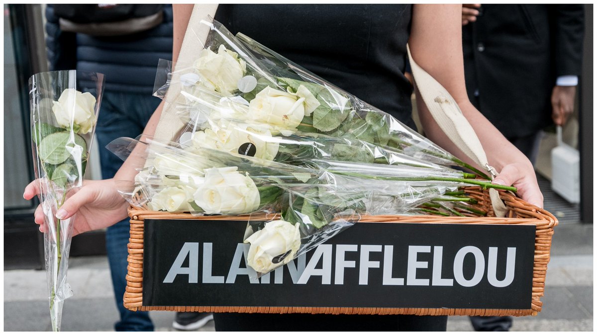 Afflelou's tweet photo. RDV au 104 avenue des Champs Elysées ! Une surprise parfumée vous y attend chaque samedi du mois de mai 😉🌹 #MoiCestAfflelou https://t.co/BDJrEHYK5a