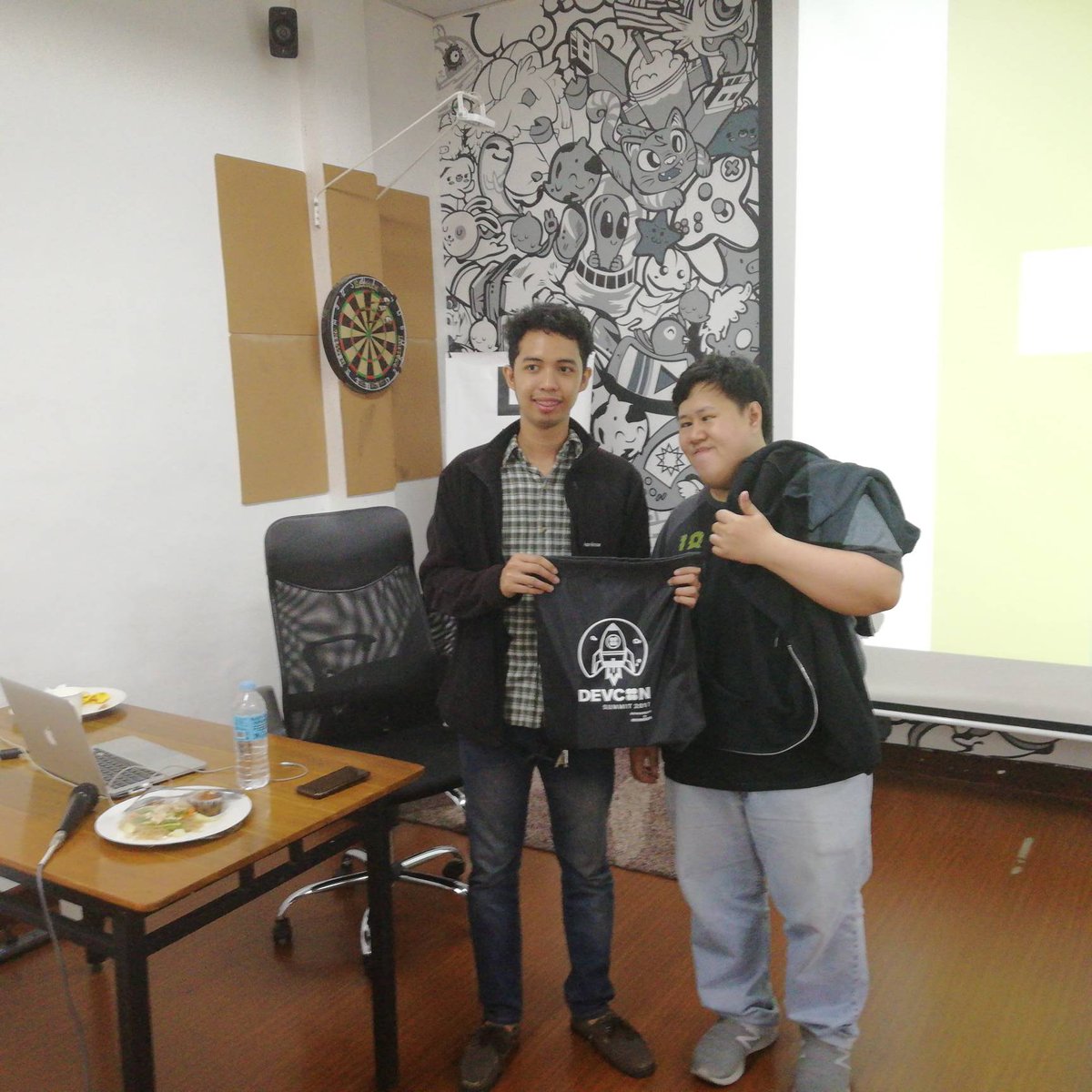 DEVCONPH's tweet photo. Thank you once again to our speaker, sir Moses for the newly attained knowledge.
#DevConPH #ReactNativeCodeCamp https://t.co/7mMYxdjWAE