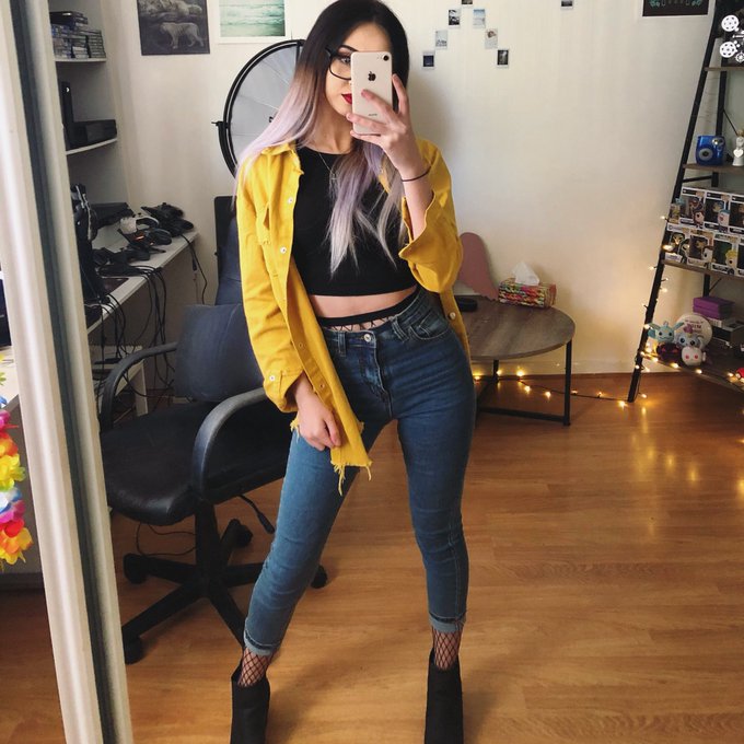 Watch melly's leaked NSFW photo on TwXstars