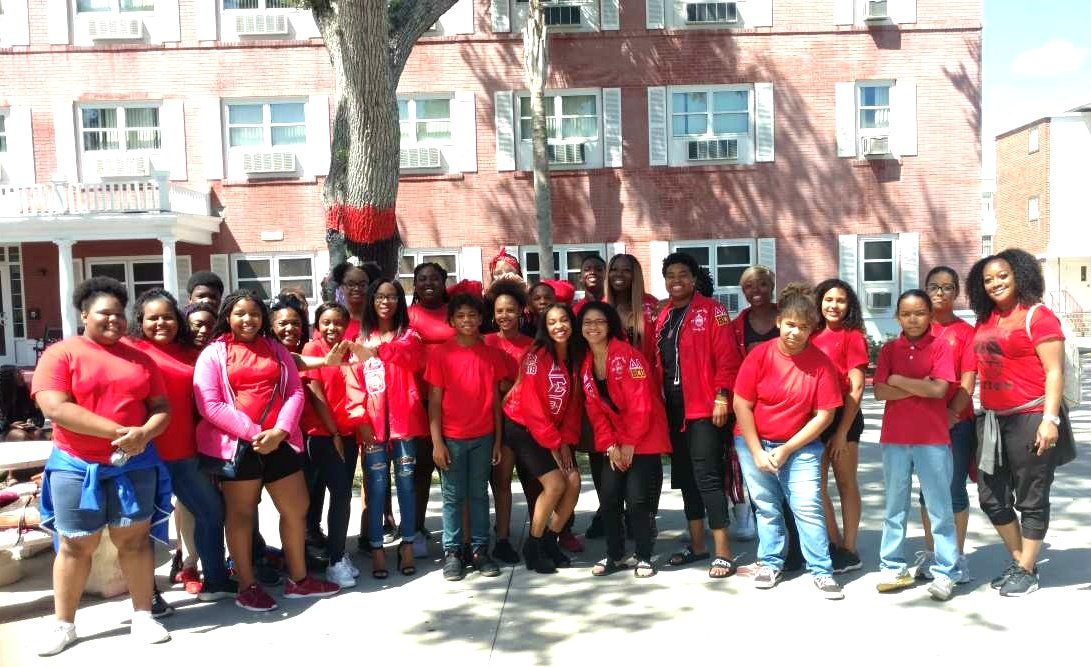 Sharonbrownpro1's tweet photo. Southwestern's Teen Zone
Members Tours 
Bethune -Cookman University!

The Bethune- Cookman College tour allowed students to hear  presentations about college life. Members also learned about the rich, extraordinary history of
Bethune- Cookman University.
HAIL WILDCATS!@Smsvcs1 https://t.co/ZPdI6Yw9vT