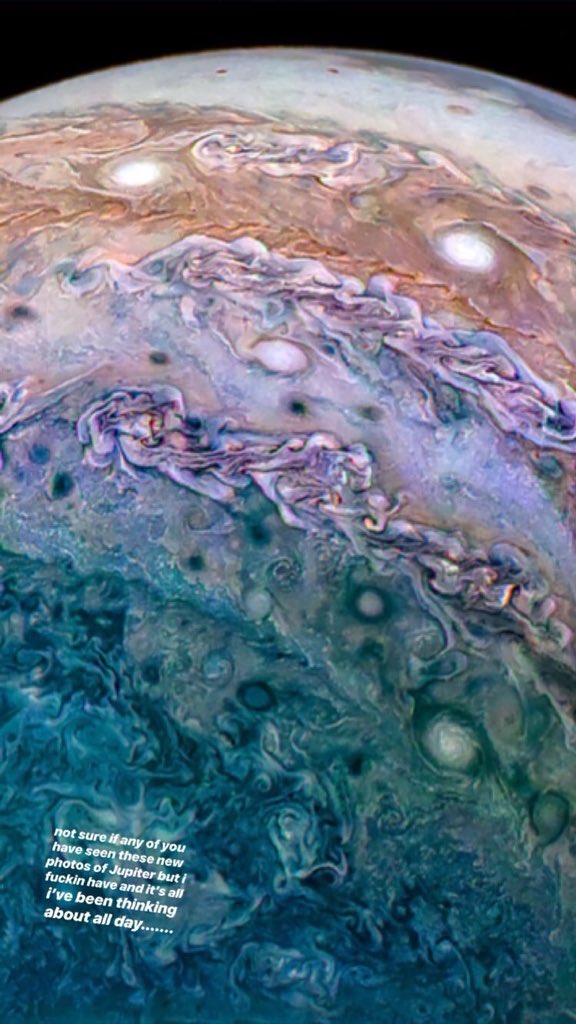 ArianatorFallen's tweet photo. We love Jupiter on @ArianaGrande Instagram Stories. They are looking real good here 😍 https://t.co/W920p6yjrk