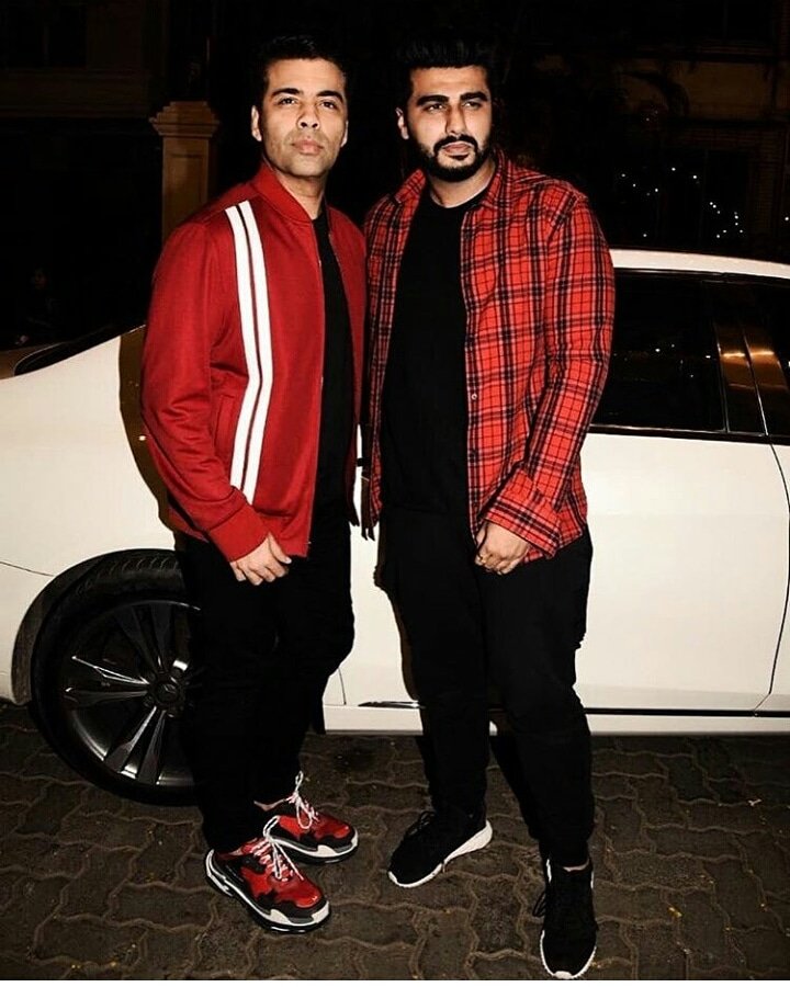 GR8_Stars's tweet photo. #karanjohar #arjunkapoor snapped in #subburbs #meninred https://t.co/lhmFvoQoab