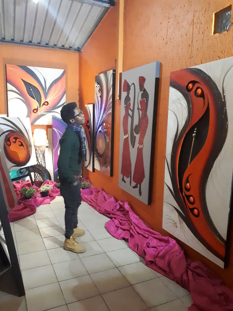 refilwe_lesedi's tweet photo. I am art exhibition gallery at Shova lifestyle origin Vilakazi Street Soweto. Come check it out there's beautiful paintings https://t.co/51WRAo0sk2