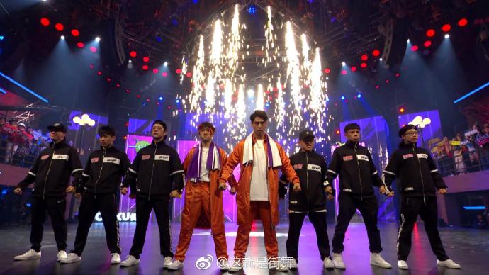 SDC_Update's tweet photo. 4 strong teams!

 #这就是街舞 #SDC #StreetDanceofChina #teamJackson #teamTao #teamHangeng #teamShowLo https://t.co/kNZehsPsig