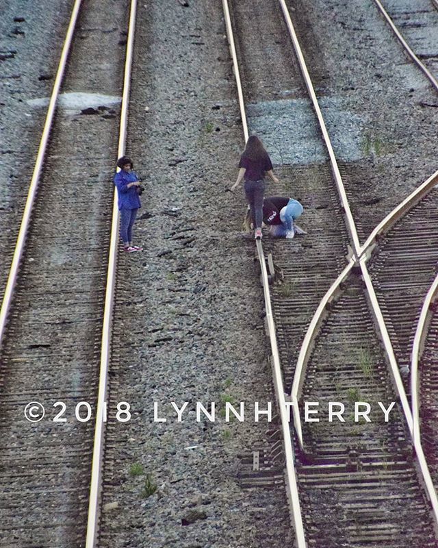 skinnyblynn's tweet photo. #NikonD3300 #tamronlens #streetphotography #cityofbirmingham #skinnyblynnonthestreet #birminghamstreetpics #instagrambham #instagram #albirmingham #REVbham #bhambizjrnl #bhambloggers #railroadphotography #Birminghamal #traintracks #rails #danger #playsafe #friendsdontletfrie… https://t.co/MRZzKYOLBZ