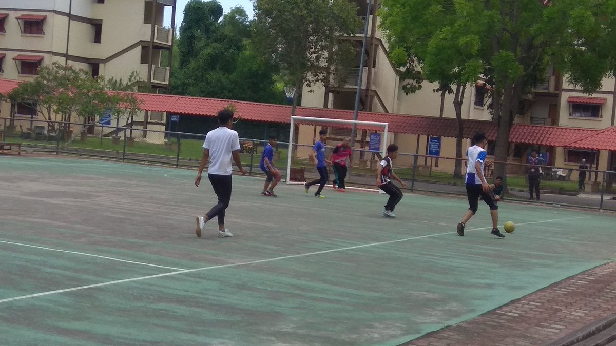 KolejRedang's tweet photo. Update.... Sekarang berjalannya semi final dan final pertandingan futsal yang bertempat di Court Redang. Maju anak muda!! Demi uitm dan negara!! https://t.co/jT6qy7O5dl