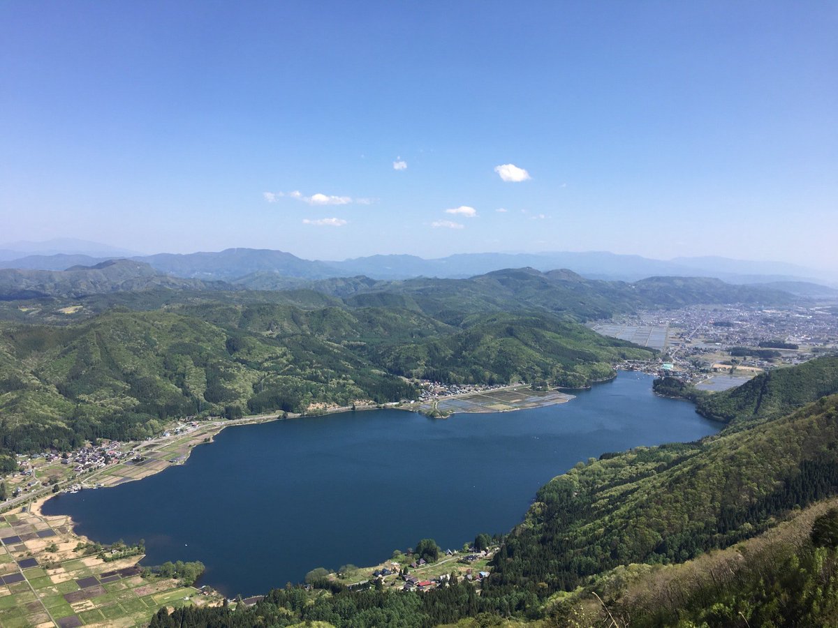 madao2222's tweet photo. 上野から持ってきた弁当を食べます (@ 小熊山パラグライダー場 in 大町市, 長野県) https://t.co/mVYkXanuUW https://t.co/gn4jETKl1h