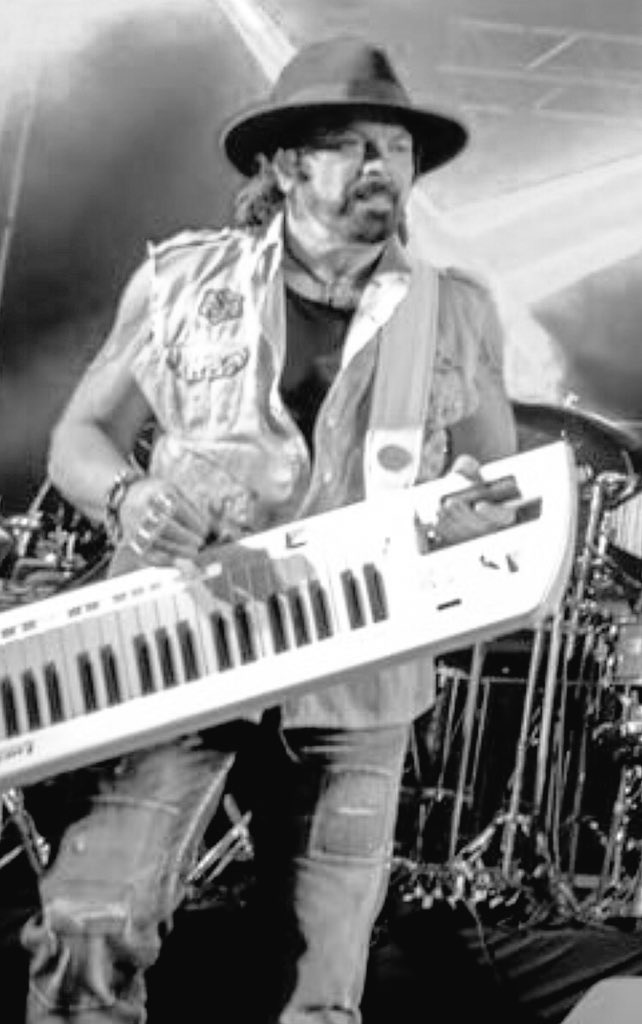 Alô galera ! Tem tempo que n passo aqui no Twitter !!  Vou voltar