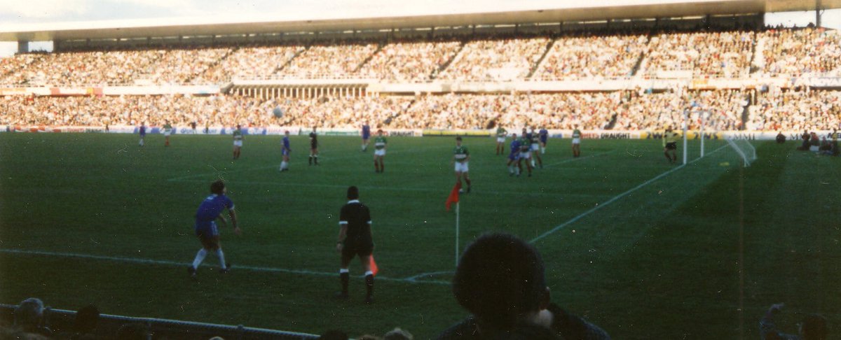 AndyHowe_statto's tweet photo. Marconi v Sydney Olympic grand final, Parramatta Stadium, 1990. wonder what the hashtag was for that game? #ALeagueGF https://t.co/10qLLjC1OH